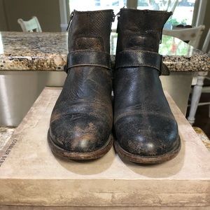 Bed Stu women a leather ankle boots.